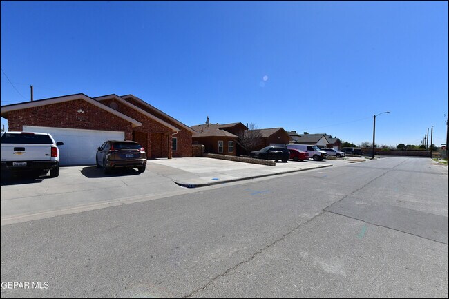 Building Photo - 7913 Mitzie Ram Pl