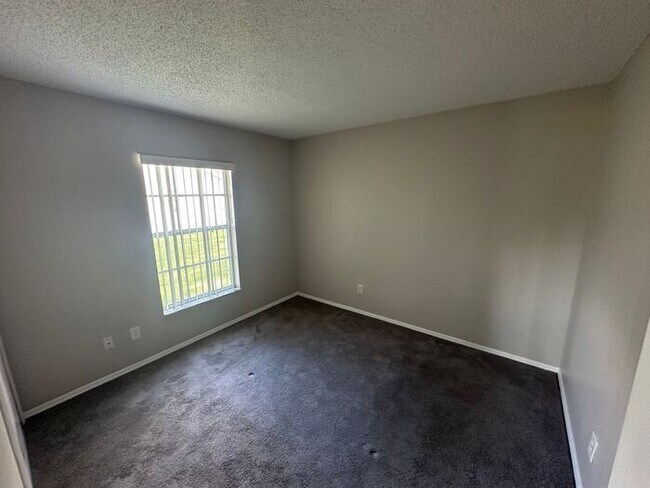 Building Photo - Don’t miss this beautiful 3-bedroom, 2-bat...