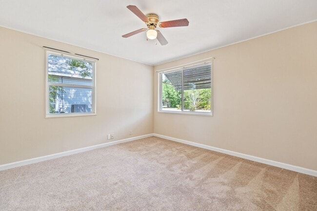 Building Photo - MOVE IN SPECIAL- Charming 2/1 Home w/ Partially Fenced Yard in St. Cloud