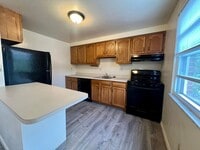 Building Photo - Magnificent 3 Bedroom Townhome with Garage...