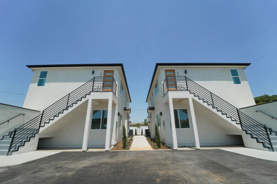 Building Photo - 630 N Juniper St