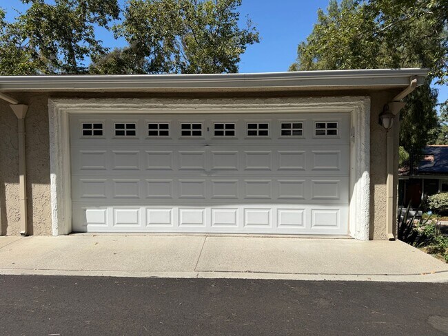 Building Photo - 5708 Camelia Ln