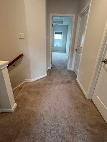 Upper Level - Entrance - 2010 Hemlock Ln