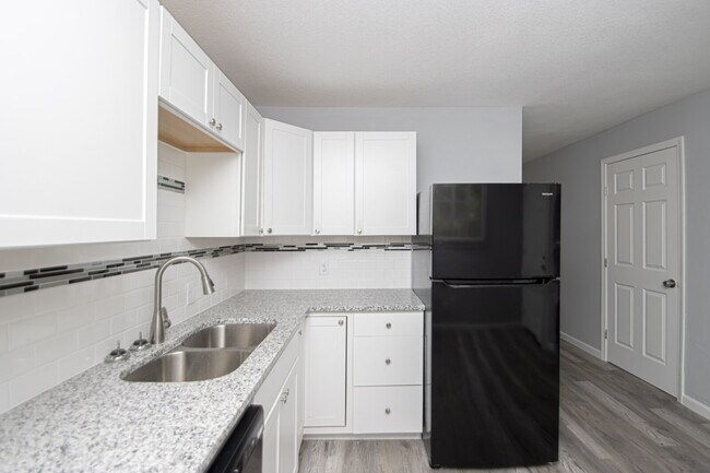 Building Photo - Live Better for Less – Updated 2BR Apartment in Benton, AR!
