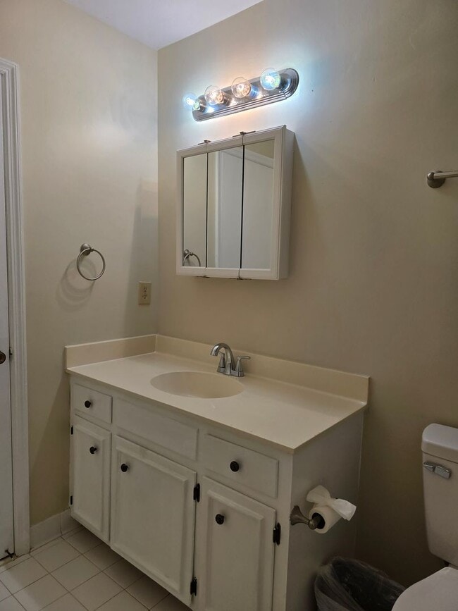 Building Photo - Renovated 3BR home in Sangaree