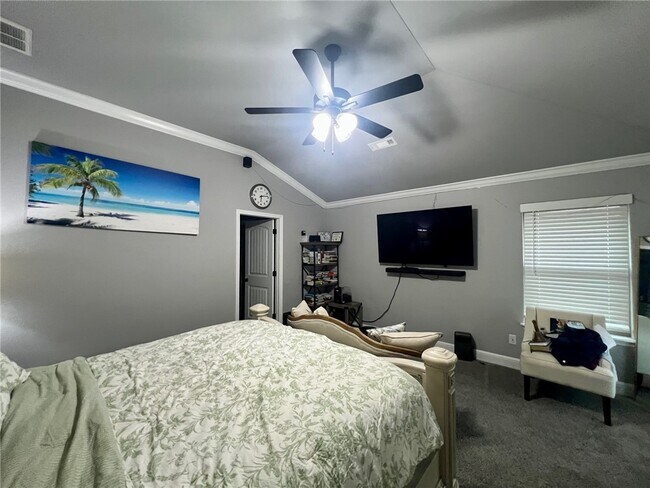 Building Photo - 2350 Cameo Ln