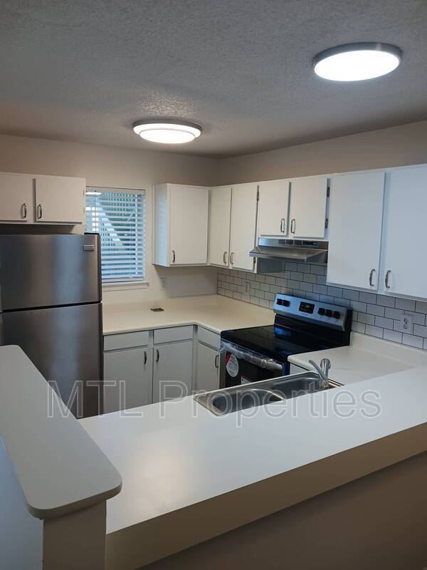 Building Photo - 1602 Eagles Pl