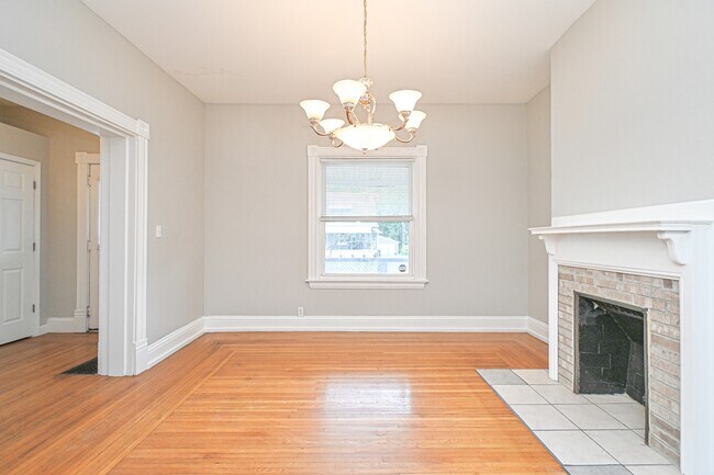 Building Photo - 4221 Bell St