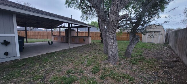 Building Photo - 5244 Larcade Dr