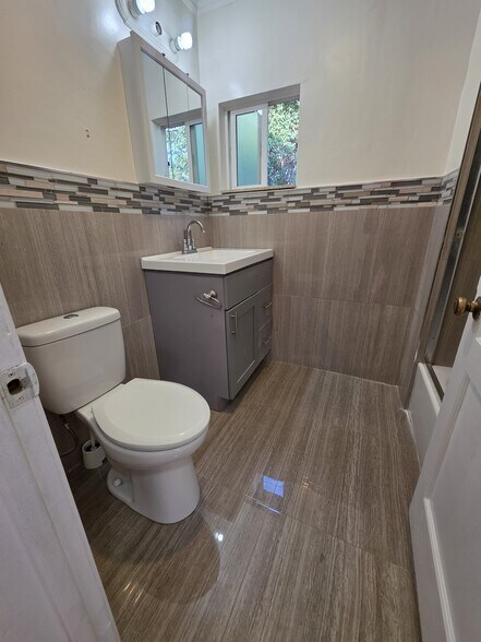 Building Photo - 3834 Girard Ave