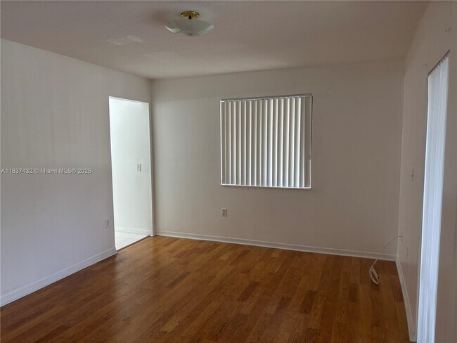 Building Photo - 9620 SW 138th Ave