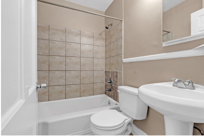 Building Photo - 3067 Pershing Ave