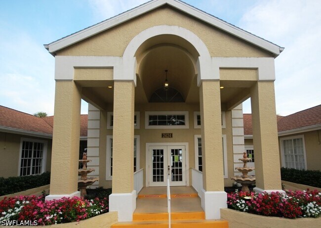 Building Photo - 3380 W Crown Pointe Blvd