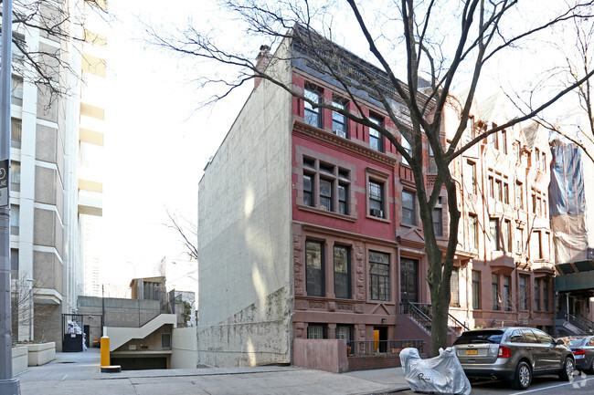 Primary Photo - 502 East 88th Street