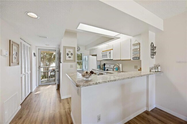 Building Photo - 433 Cerromar Ln