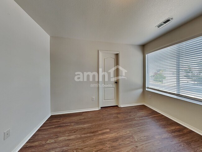 Building Photo - 771 W 300 S