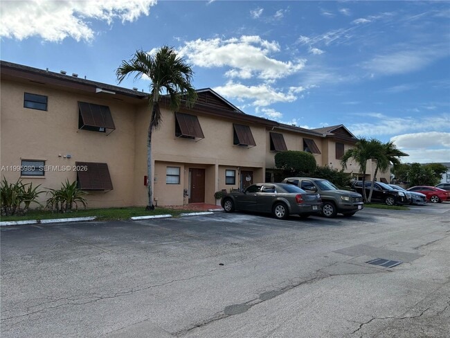 Building Photo - 6858 NW 173rd Dr