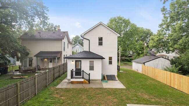 Building Photo - 6012 Clephane Ave