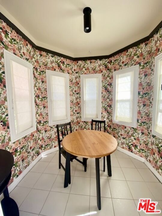 Building Photo - 459 S Holt Ave