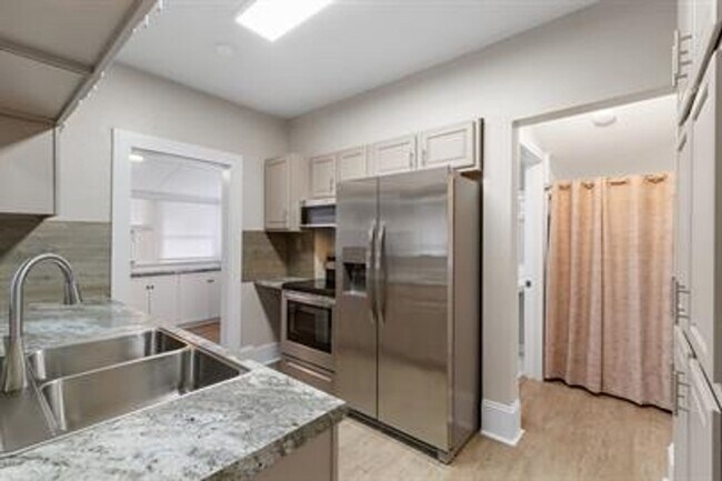 Building Photo - Charming 3-Bedroom Home in Historic Eustis!