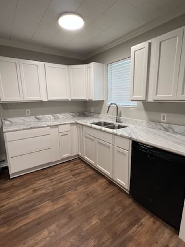 Building Photo - 3 Bed, 1 Bath House in Nederland!