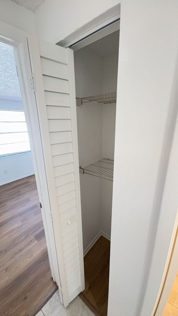 Building Photo - Recently renovated 3 bedroom, 2 bathroom, 2 car garage home for rent in Town 'n' Country.