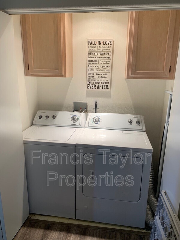 Building Photo - 2305 Rancho Del Oro Rd