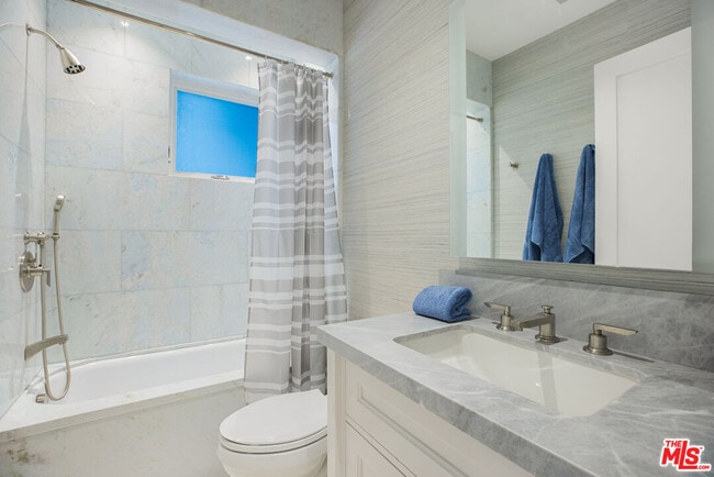 Building Photo - 1347 Palisades Beach Rd