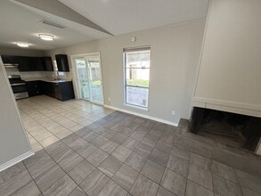 Building Photo - 315 Paldao Dr