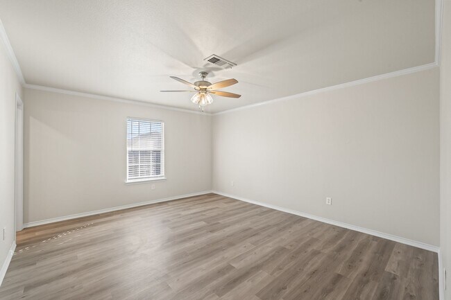 Building Photo - Large 3/2/2 in Frenship ISD!