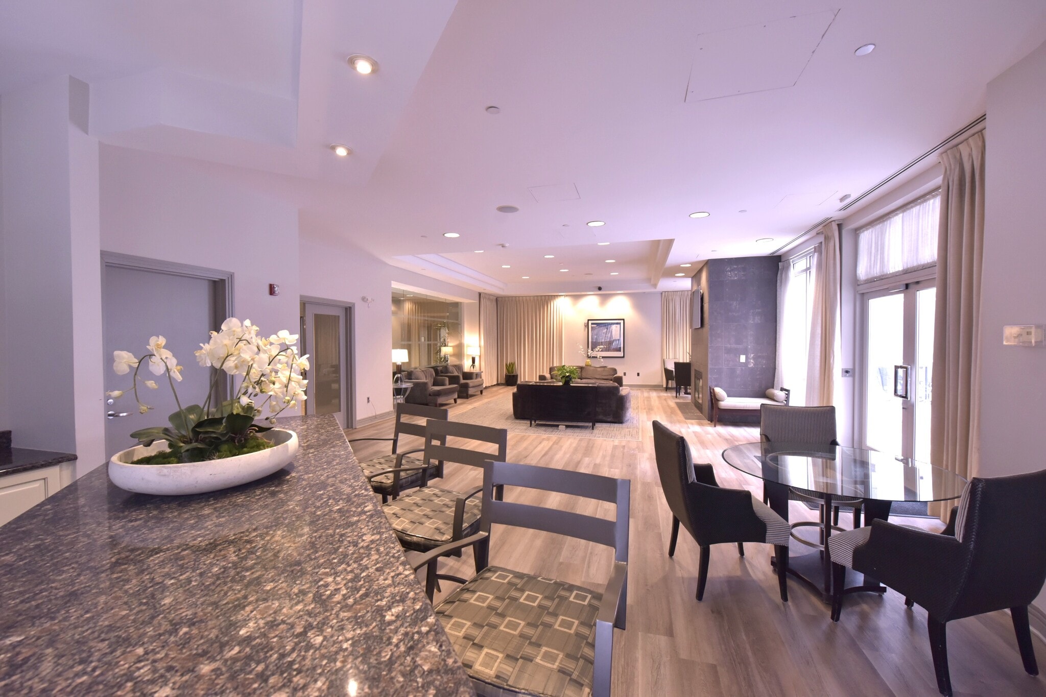 Club Room - 880 N Pollard St