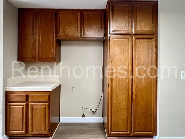 Building Photo - 10594 Dabney Dr