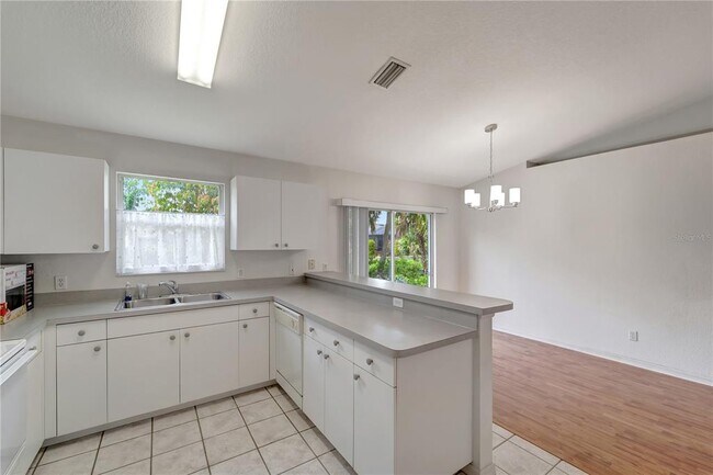 Building Photo - 2579 Oracle Ln