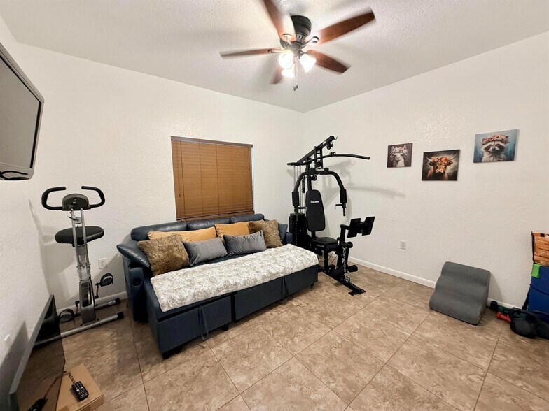 Building Photo - 243 SW 5th St