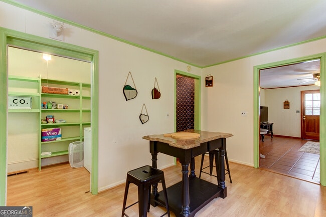 Building Photo - 127 Wilkins Rd