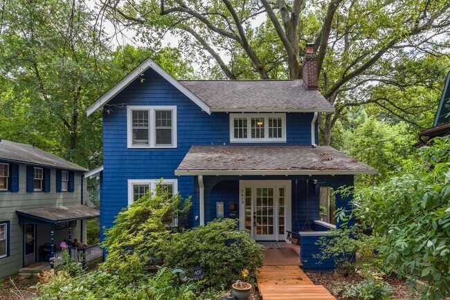Building Photo - 3 Bed 2.5 Bath - Takoma Park Craftsman - Spacious Rear Deck