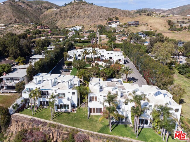 Building Photo - 31240 Bailard Rd