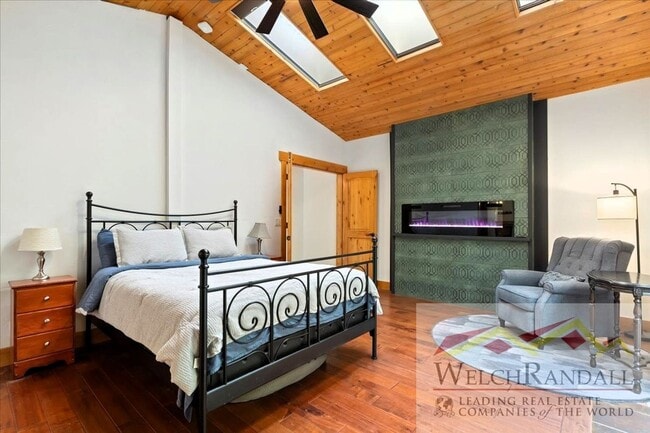 Building Photo - Stunning Emigration Canyon Home - Spacious...