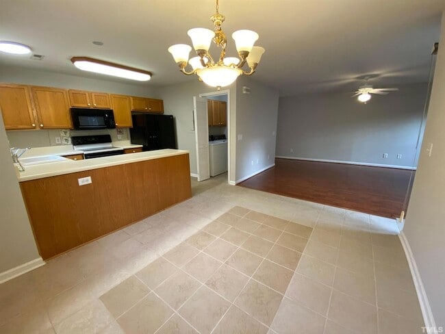 Building Photo - 2413 Wellington Ridge Loop