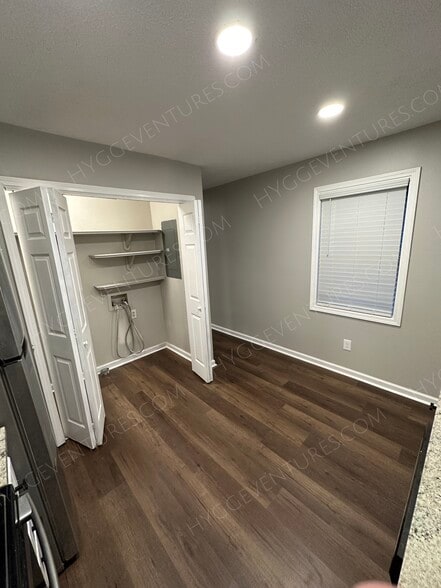 Laundry/Kitchen - 1209 Old Magnolia Way