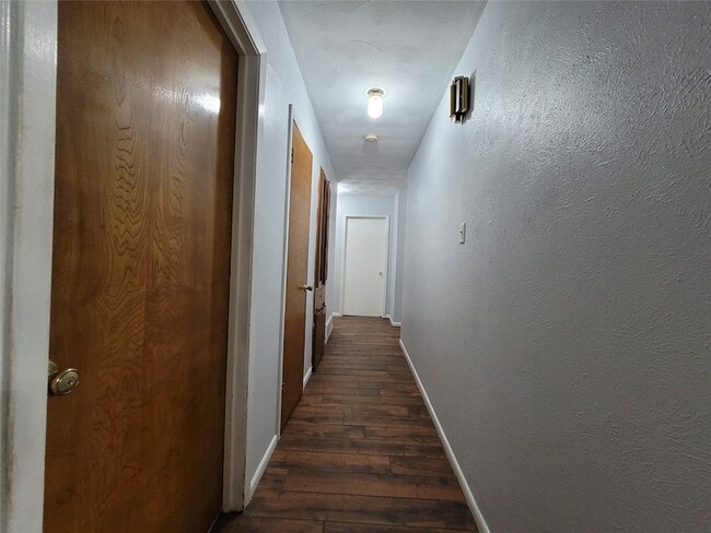 Building Photo - 738 Hawthorne Ln