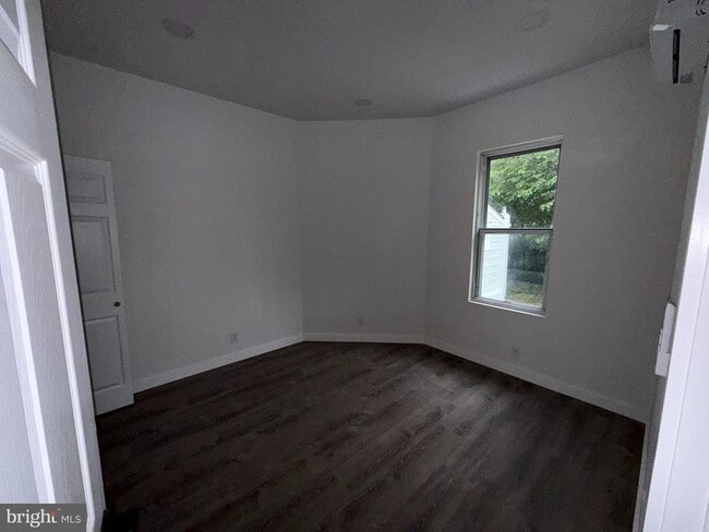 Building Photo - 42 N Cove Rd