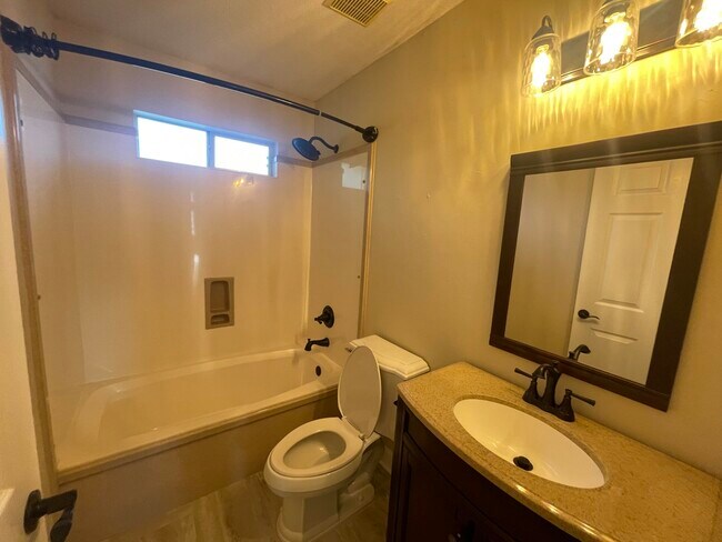 Building Photo - 858 Van Dyke Dr