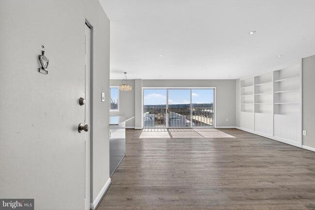 Building Photo - 4241 Columbia Pike