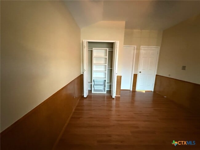 Building Photo - 758 Briarbend Dr