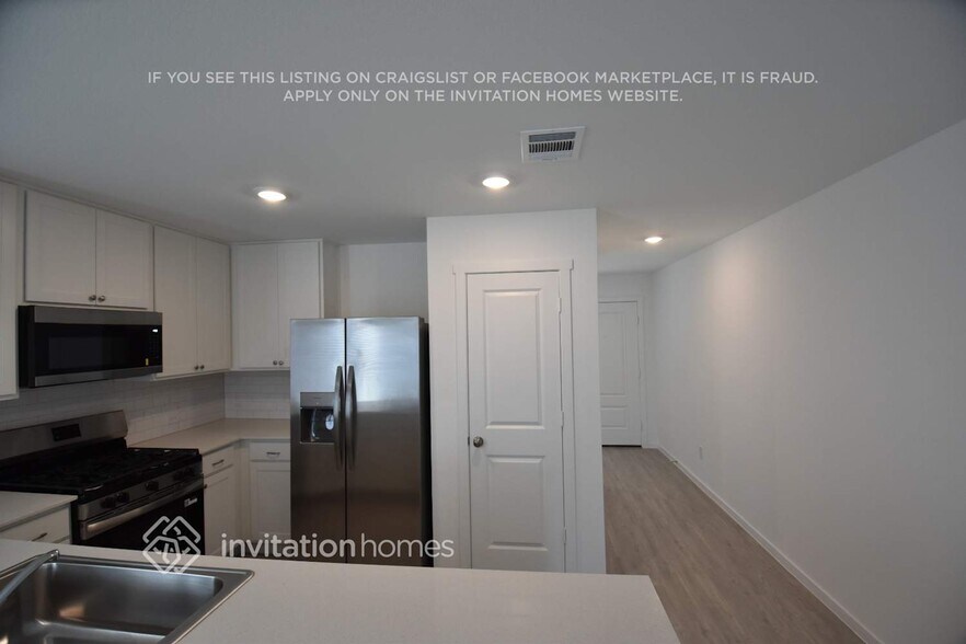 Building Photo - 5105 Hidden Treasure Ln