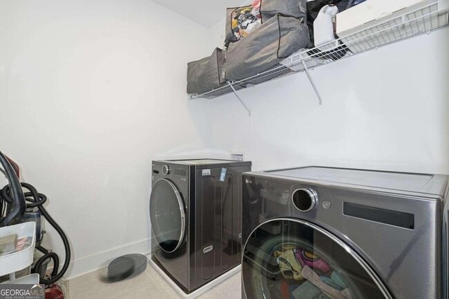 Building Photo - 415 Oakleigh Ave