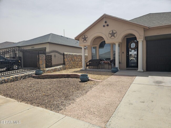 Building Photo - 14660 Spanish Point Dr