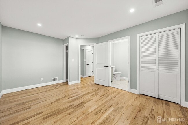 Building Photo - 614 Remsen Ave