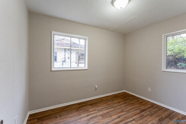 Building Photo - 112 Wilkenson Dr NE